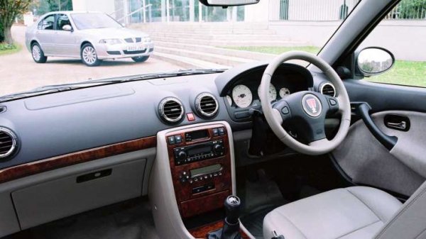 Ще се изненадате, когато разберете, че Хорасио Пагани е взаимствал блока за управление на климатика за скъпата спортна кола от обикновения британски седан Rover 45.