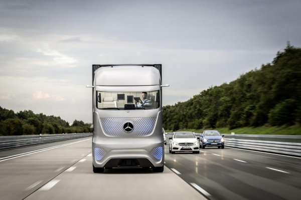 Mercedes-Benz Future Truck 2025 