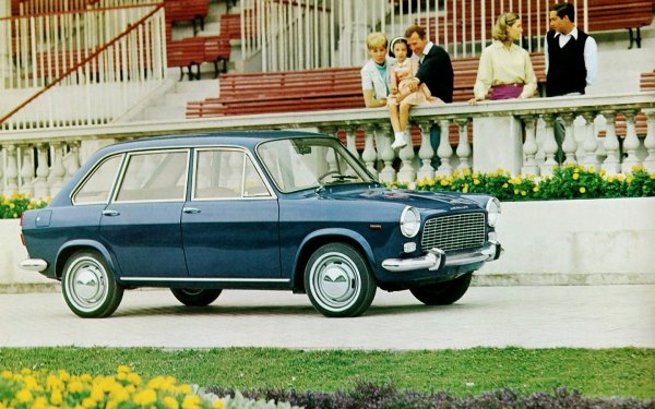 Големият пробив на Autobianchi идва с друг модел &ndash; Primula, който излиза през 1964 година. Списъкът с иновативни решения в него е впечатляващ:

смело за времето си предно предаване;

напречен двигател;

хечбек каросерия - Autobianchi Primula беше един от първите автомобили с тази каросерия в света.

Така марката посочва пътя за бъдещите поколения от обичайните компактни градски автомобили, а много от техническите решения, използвани при Primula, преминават към моделите Fiat.
