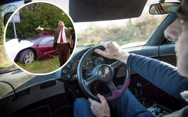 Колекцията на прочутия британски комик включва, освен няколко модела Mini Cooper, легендарния McLaren F1 с мощност 630 конски сили. Аткинсън има две катастрофи с този автомобил. През 1999 години той се вряза в един Austin Metro, а 12 години по-късно "паркира" в дърво. И двата пъти актьорът плати солидна сума за възстановяването на автомобила.
