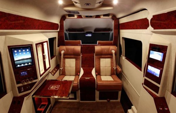 Mercedes-Benz Sprinter (L5-B) от Lexani Motorcars