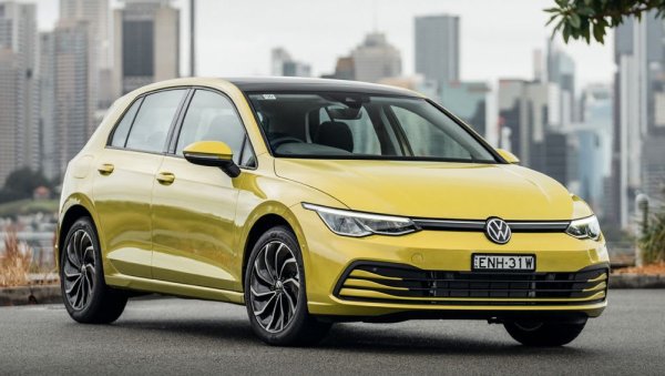 1. VW Golf - 40,907 (-7.1%)
2. Skoda Octavia - 30,153 (33.6%)
3. Ford Focus - 29,508 (44.9%)
4. Toyota Corolla - 27,405 (-17.2%)
5. Peugeot 308 - 23,232 (76.5%)
6. Kia Niro - 16,569 (-23.8%)
7. VW ID.3 - 15,717 (89.4%)
8. Kia Ceed - 13,516 (-12.3%)
9. Citroen C4 - 13,328 (-14.5%)
10. MG 4 - 12,568 (n/a)
ОБЩО - 326,367 (15.9%)