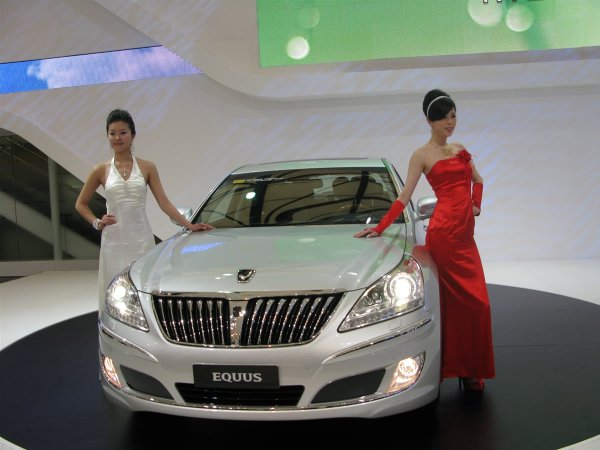 Момичетата на автосалон Шанхай 2009