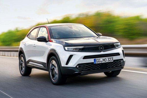 Заедно с британския си клон Vauxhall, Opel е сред най-потърпевшите от коронакризата марки, с 40% спад спрямо 2019. Но основната причина за това бе преходът към платформи на PSA и свързаното с това поскъпване на модели като Corsa, както и временното отпадане от пазара на бестселъра Mokka X. Ефектът от първото изглежда вече преодолян в последните месеци на 2020, а новото поколение на Mokka също е факт. Към края на тази година чакаме и новата Astra, вече на архитектура на PSA. Така Insignia ще остане като последен спомен от ерата GM. По време на въпросната ера Opel почти неизменно губеше пари и фактът, че само за година и половина Тавареш го изведе на печалба, сега вдъхва увереност за бъдещето. 
Прогноза: стабилна
