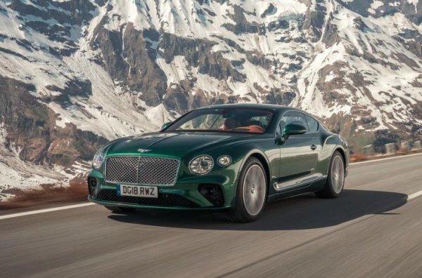 Британската компания винаги е била известна с бързите, комфортни и стилни гранд-туръри. Такъв е и Continental GT, който е изграден на платформата на Porsche Panamera и благодарение на нея става още по-приятен за каране. В този случай като конкурент на M8 е поставена версията с W12, която е по-мощна и по-бърза.
