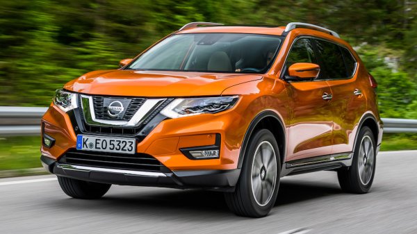 На трето място е Nissan X-Trail, оборудван с Jatco JF011E CVT, който работи с двигатели от 2.0 и 2.5 литра. Тази комбинация е в състояние да измине до 280 000-300 000 км, като минава за една от най-безпроблемните скоростни кутии.