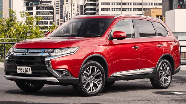 Същата скоростна кутия Jatco JF011E, която включва допълнителен радиатор за охлаждане на трансмисионната течност, се поставя на популярния кросоувър на Mitsubishi , който е поставен на нтора позиция. Такъв безстепенен вариатор, комбиниран с двигатели с обем 2,0 и 2,4 литра, е в състояние да преодолее повече от 300 000 км без да се появи необходимост от ремонтни дейности.