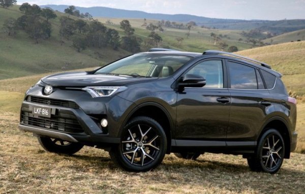 Начело в списъка е Toyota RAV4, оборудвана с безстепенна трансмисия Aisin, съчетана с 2,0-литров двигател с атмосферно пълнене. На този кросоувър се комбинират радиатори на трансмисията и системи за охлаждане на двигателя, което позволява безстепенна трансмисия да достигне ресурс от 350 хиляди км и дори повече. 