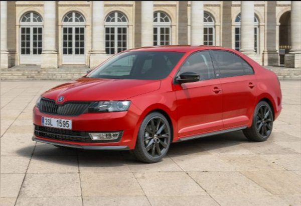 Общият силует на тялото и линията на остъкляване бяха дадени на испанския лифтбек от Skoda Rapid с пет врати (на снимката). Европейският пазар прие Toledo с хладнокръвие - Seat в продължение на много години придоби имиджа на производител на темпераментни автомобили, докато практичните коли винаги са били притежание на чешката марка. И ако Rapid в най-добрите си години продаде 175 000 брйки, то Toledo през рекордната си 2013 г. намери само 22 000 купувачи.