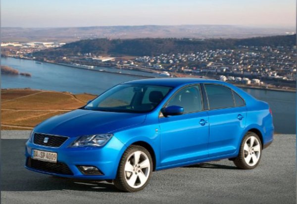 Почти всички модели на испанската марка Seat, която е част от концерна Volkswagen, имат аналози под сродните марки в групата. Поради оригиналния дизайн и специалното позициониране в структурата на германския автомобилен гигант, това често вреди на испанците. Просто Seat винаги е оставал някак настрана от по-масово произвежданите автомобили на подразделенията Audi, Skoda и Volkswagen.

Вземете например лифтбека Seat Toledo (на снимката) от четвърто поколение. Неговите създатели са проектирали предната част на каросерията в стила на хечбек Ibiza, а дизайнът на кърмата предизвиква асоциации с по-старите модели Leon и Altea XL. 