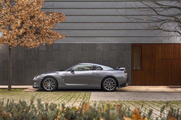 Nissan GT-R  2013