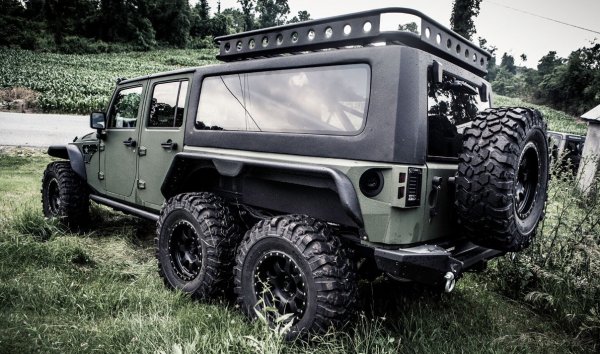 Jeep Wrangler Tomahawk 6х6. Пикапът е дело на китайското ателие G. Patton