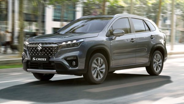 Преди две години S-Cross с AWD струваше с цели 15 хилядарки по-малко, но тук вече става дума за нов модел, по-просторен и по-луксозен. Най-евтиният вариант с двойно предаване е с 1.4-литров бензинов турбомотор със 129 коня и 6-степенна ръчна кутия. Оборудването включва климатик, електрически стъкла, 7-инчов сензорен екран на мултимедията, адаптивен круиз контрол, климатроник с две зони, отопление на седалките отпред и отзад. Просветът е 175 мм. 

Цена през 2021: n/a
Цена през 2020: 42 940