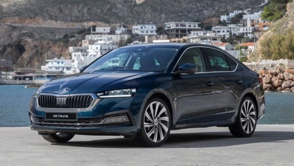 И тук разликата с предишното поколение, което още можеше да се намери през 2020, е над 15 хилядарки. Най-достъпната Octavia с AWD е с двулитров турбобензин със 190 коня и 7-степенен DSG автоматик. Цената е за сравнително ниското ниво на оборудване Ambition, но и то ще ви даде двузонов климатроник, 8-инчова мултимедия и 18-цолови лети джанти. За двулитров дизел с 4х4 Skoda ще ви поиска 58 680 лева. Само имайте предвид, че направени сега поръчки ще бъдат доставени чак през 2023. 

Цена през 2021: 52 600
Цена през 2020: 44 400 