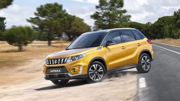 Най-достъпната версия на Vitara със системата Allgrip се задвижва от 1.4-литров турбобензин със 129 коня и ръчни скорости (за автоматик ще ви поискат 60 990 лева). В ниво на оборудване GL+ автомобилът има климатроник, адаптивен круиз контрол, LED светлини, релси на покрива, отопление на седалките, 17-цолови алуминиеви джанти. 

Цена през 2021: 44 290
Цена през 2020: 41 110