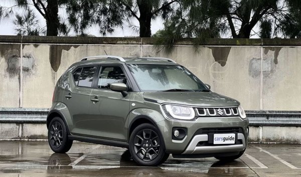 Двата малки модела на Suzuki са с една и съща цена, но Ignis е далеч по-пригоден за офроуд от Swift с просвета си от 180 мм. За компенсация обаче тук цената е за най-базовото ниво на оборудване, което има климатик, но не и отопление на седалките. 

Цена през 2021: 31 090
Цена през 2020: 33 290
