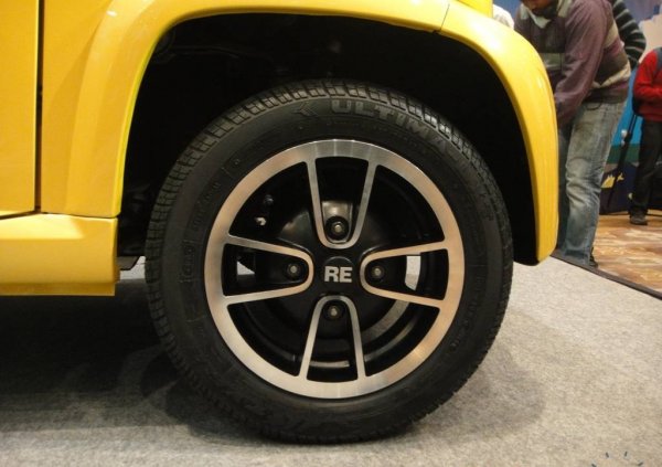 Bajaj Auto RE60 - новата най-евтина кола в света