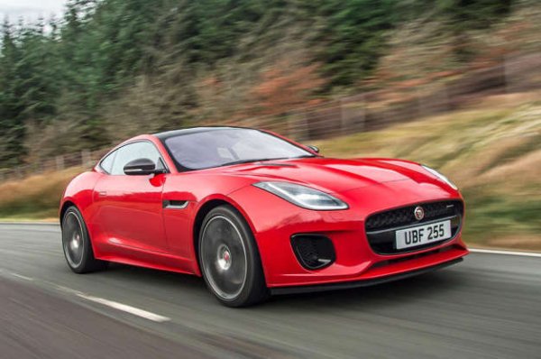 Оформено да изглежда като модерна интерпретация на емблематичния Jaguar E-Type, купето F-Type подбива цената на повечето конкурентни спортни автомобили, но въпреки това предлага вълнуващо представяне. Версиите, оборудвани с V6 бензинов двигател, вече не могат да бъдат закупени от нови, но ако търсите да купите употребявани, цените започват от около 25 000 евро. Техният V6 също издава прекрасен звук, който ще ви сърби да заровите педала на газта в пода при всяка възможност. 