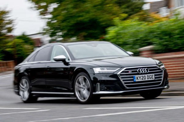 A8 е зашеметяващо луксозен автомобил, предлагащ комфорт и изисканост, обикновено запазени за VIP-персони и знаменитости. Ако някои иска да смеси този лукс с производителност, най-добре е да избере версията S8 с 4,0-литров V8 двигател, която осигурява ускорение без усилие във всяка ситуация. Разходите обаче са доста високи &ndash; както за поддръжка, така и за бензин.