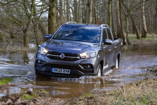 Икономията на гориво е по-малко важна от способността за товароподемност при пикап, но въпреки това 2,2-литровият дизелов двигател, монтиран на тази версия преди фейслифта на Musso, е особено неефективен. Той обаче има предимства спрямо конкурентите &ndash; ниска цена, изненадващо интелигентен интериор и страхотна способност за теглене. 