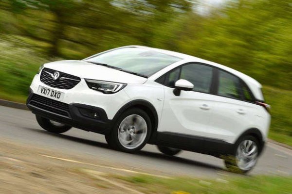 Въпреки че този резултат прави Crossland X най-малко ефективния малък SUV в тази класация, постижение от 5,8 л/100 км не е никак лошо за днешните стандарти. Затова и 1,2-литровият бензинов мотор си заслужава напълно вниманието при покупка, тъй като има много теглителна мощност при ниска мощност. 
