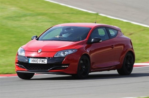 Кадри от конкурса Britain&rsquo;s Best Driver&rsquo;s Car 2010 на Аutocar. Победител е Porsche 911 GT3 RS.