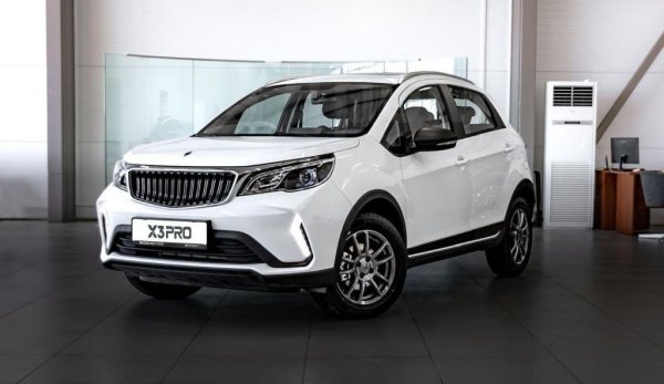 Livan е продукт на джойнт-венчър между Geely и Lifan Group. Х3 Pro е 4-метров кросоувър с 1.5-литров бензинов мотор, 103 конски сили максимална мощност и 142 Нм максимален въртящ момент. 
