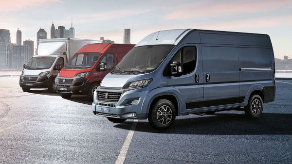 Италианският ван е пласирал 5080 бройки, което е 70% ръст спрямо миналия август. Втори е VW Caddy с 4176 бройки и 30% ръст (вероятно и заради намаленията в очакване на новата генерация през октомври), а третото място е за Peugeot Rifter - 3047. 
