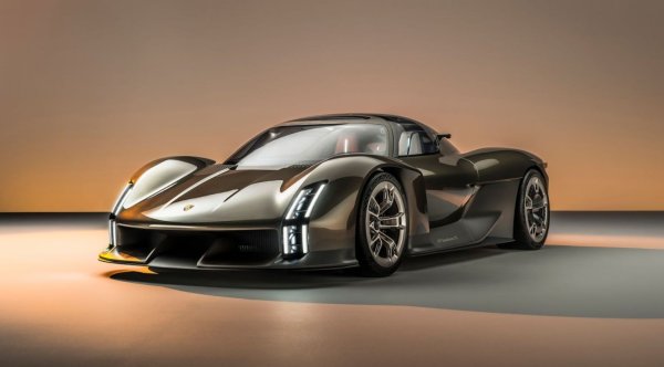 Ferrari представи F80, McLaren дебютира с W1. Сега топката е в полето на Porsche, което също подготвя хиперкола с цена от няколко милиона. Концепцията Mission X от миналата година подсказва какво ще представлява този автомобил. Той вероятно ще изцяло електрически, ще развива до 1700 к.с. и ще вдига 100 кч/ч от място за по-малко от 2 секунди. 