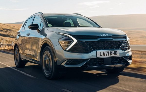 Ръст спрямо 2023: 45.7%

Стабилен ръст за Kia, след като заводът в Словакия най-после започна да смогва на темпото на поръчките за Sportage. Прави впечатление почти 200-процентовият ръст за Niro, като тук сериозен принос има една голяма корпоративна сделка с таксиметрова компания. 

Най-продавани модели: 
Sportage - 171
Ceed - 112
Stonic - 51
xCeed - 45
Niro - 41
Proceed - 34
Rio - 26
