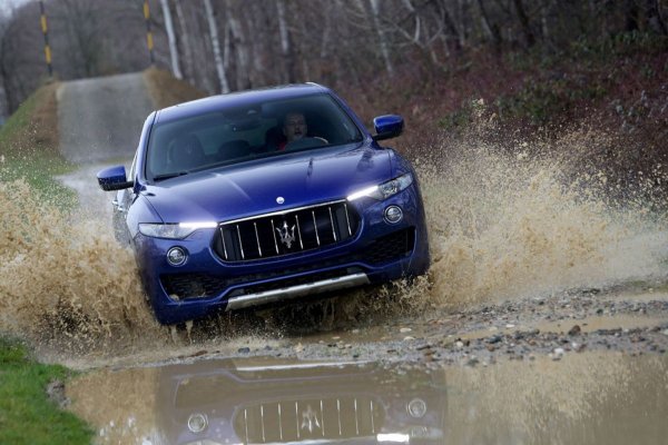 Maserati на половин цена звучи като много примамлива оферта и точно това получавате, ако изберете употребявано, а не ново с Levante на италианската фирма. За половината от 70 000  евро може да се купи модела от 2016 г., който ще има пос 100 000 км пробег, като в случая получате 3,0-литров V6 турбодизел с напълно приемлив разход на гориво.

Тези, които предпочитат  бензина, трябва да похарчат още поне 5000  евроза Levante на същата възраст и пробег, като и двата двигателя покриват действащия екологичен стандарт.
