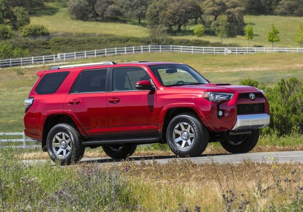 Днешните SUV са многофункционални машити, популярни за семействата, които пътуват както в града, но искат и малко офроуд приключение. В началото на миналото десетилетие 4Runner привлече много любители на живота на открито, като екземпляри от 2015 г. в наши дни се продават за 15 000-20 000 долара.
