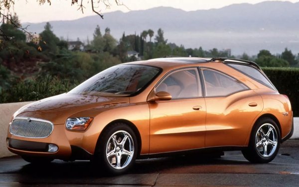 Търсенето на комбинация от носталгични елементи и футуристични линии може да донесе голям успех в автомобилния свят, както доказва новата история на MINI и модели като Fiat 500. Но може да роди и истински таласъми като този Buick Signia, концептуален модел от 1998. Изглежда като първи детски опит да се нарисува кола. По-късно от това се роди Opel Insignia, но за щастие почти нищо от оригиналния дизайн не оцеля до серийната кола. 
