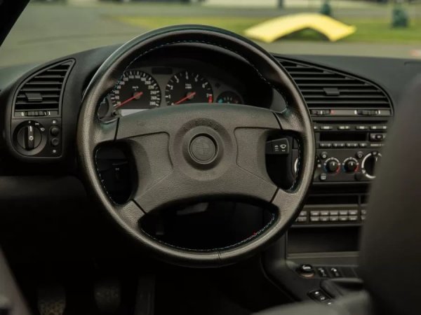 Автомобилът е продаден чрез дилърството на Autohaus Ginter в Халщат, Германия. Според сервизната история, той е изминал над 11 000 километра през първите 16 месеца.

След двама собственици, колата попада в колекцията The Best of M през август 2015 г. и оттогава е използвана много рядко. Към момента на каталогизиране пробегът е 31 148 километра.
