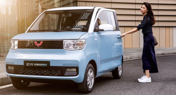 Най-успешния малък автомобил е китайският Wuling Hongguang Mini EV - 391 000 продажби. Между другото, това е и най-продаваният електрически автомобил в Китай. На второ място е хечбекът Volkswagen Polo (326 000), а на трето място се нарежда Suzuki Swift (315 000). Четвърти и пети са Toyota Yaris (312 000) и Saipa Tiba (273 000).