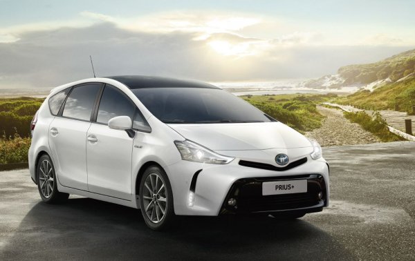 Ето го и единственият електрифициран миниван на европйския пазар. Хибридният 7-местен Prius+ се отличава от стандартния Prius с 5 врати не само като дизайн, но и като силов агрегат. По-големият модел развива 140 к.с. срещу 122 при по-малкия. Едно от основните оръжие на Prius+ е ниският разход на гориво – 5,8 л/100 км.