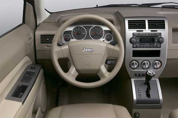 Jeep Compass снимка Chrysler Group