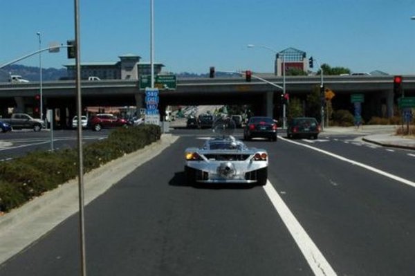 Sea Lion - Амфибия, която може развива 100 км/час при движение във вода и 190 км/час на сушата