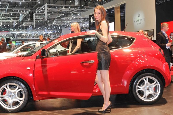 Момичетата на автосалон Женева 2012