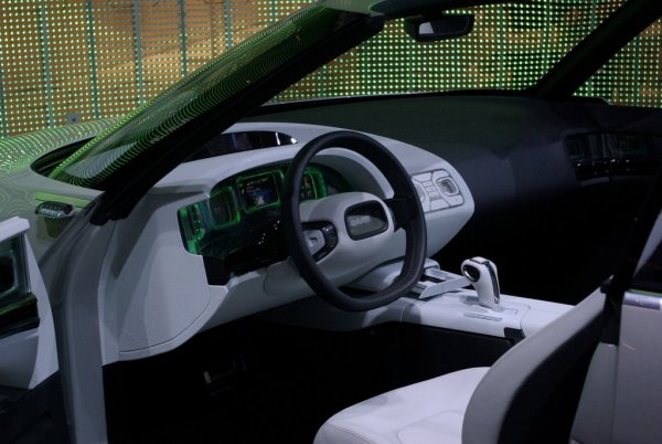 Според инженерите на SAAB, екологичният 9-X Air concept, развива 100км/ч за 8.1 секунди. 