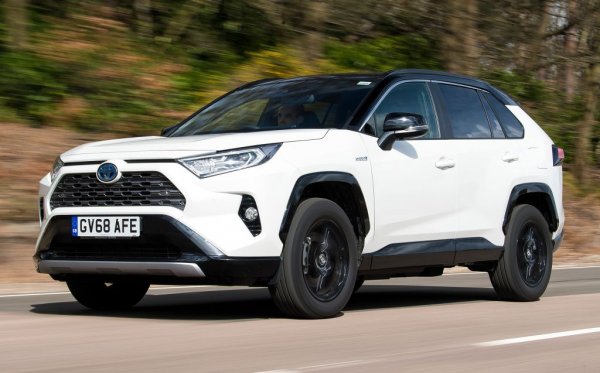 В северната балтийска република от години RAV4 е най-популярният модел - включително и тази година, с 1221 продажби. По-нататък следват Corolla, Skoda Octavia, Renault Clio, Kia Ceed и Citroen Berlingo. 
