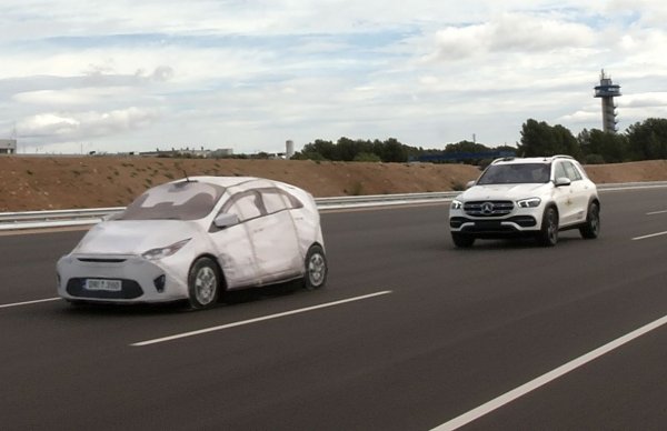 Още един представител на голямата германска тройка получава максималните 4 звезди. Като слабости при кросоувъра се отчитат лошата реакция на системата при внезапно спрял автомобил на пътя. За разлика от останалите модели в списъка, GLE разполага със система за помощ при престрояване, но пък изпитва проблем с поддържане на лентата на движение с висока скорост по път с леки завои.