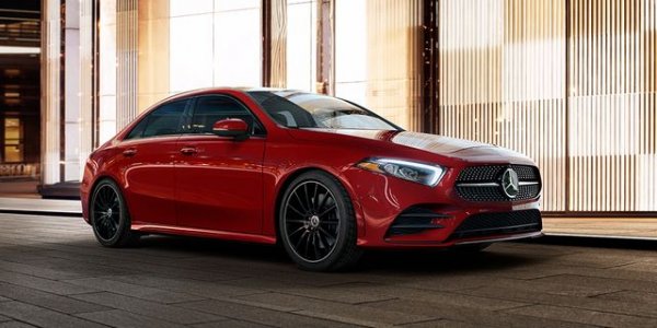 A-Class - 69 141
GLC-Class - 38 632
GLA-Class - 37 959
E-Class - 32 069
CLA-Class - 29 870
GLE-Class - 26 662
GLB Class - 22 121
B-Class - 15 154
EQC - 8 633
S-Class - 6 201

Други: G-Class - 4 534, GLS-Class - 2 484, AMG GT - 1 426, CLS - 1 122, SL - 49, други - 1625


