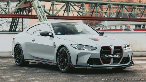 Прогнозна цена на дребно: 170 000 - 230 000 евро

Това BMW M4 CSL е регистрирано август 2022 г. и е с предишен собственик. Според аукционера той е инвестирал 7000 евро в специална защита на боята (Frozen Brooklyn Grey).