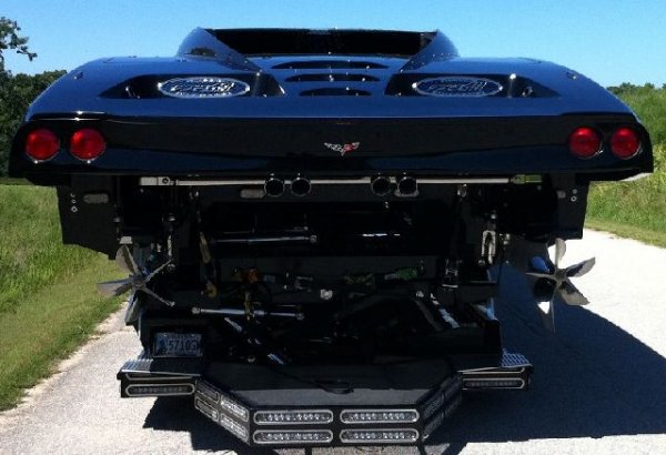 ZR48 MTI - високоскоростна моторна лодка с мощност 1350 к.с. и дизайн, вдъхновен от Corvette