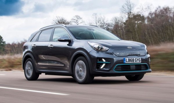 Множество независими проучвания посочиха Niro като електромобила, чийто пробег в реални условия най-много се доближава до обещаното от производителя. Доставките се затрудняват от проблеми с производството и от вътрешната конкуренция за компоненти с Hyundai Kona. 
