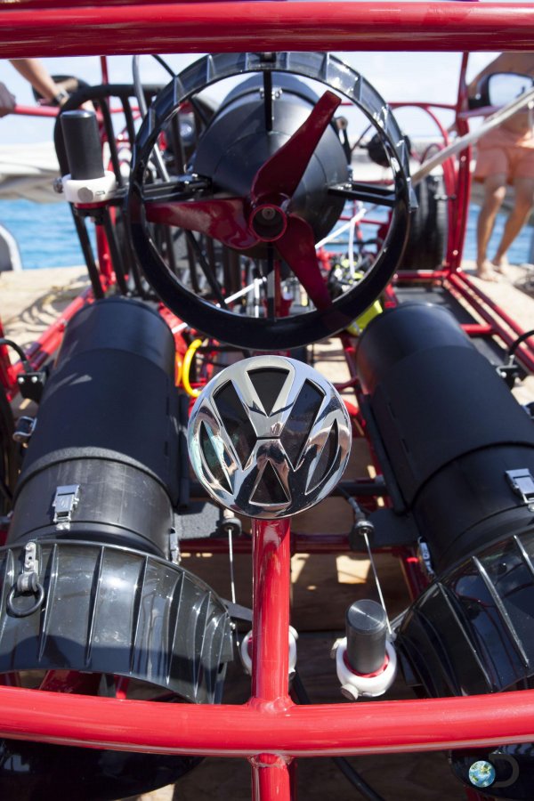 Подводен Volkswagen Beetle за "Седмица на акулите" по Discovery