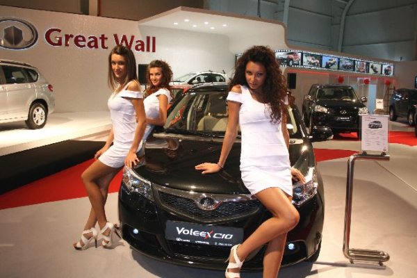 Момичетата на Автосалон София 2011