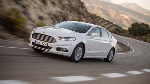 Може би поради последния си рестайлинг и активните продажби на тази версия на корпоративни клиенти, Ford Mondeo Hybrid в крайна сметка придоби някаква популярност. Когато обаче колата се появи на пазара през 2015 г., почти никой не й обърна внимание. Отчасти защото хибридът струваше около 1600 евро повече от съпоставим на бензин. А и заради багажника с неправилна форма и скромен обем от 388 литра. Въпреки това, задвижващата система на този Ford развива сумарно 186 коня, а средният разход е 4,2 л/100 км, като на повечето изброени до тук хибриди.