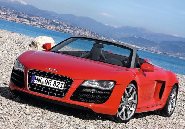 Както в случая Ford, рапърът има леко пререкание и с Audi. През 2011 той съди германския автомобилен производител за това, че е използвал хита „Lose Yourself’’ в рекламата ва A6 Avant без негово разрешение. Действията на Audi обаче не пречат на Еминем да се сдобие с версия Spyder на суперколата с V10. По непотвърдени данни колата е подарена на музиканта с цел избягване на съдебно дело.